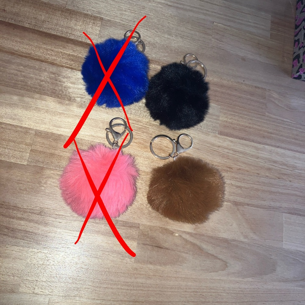 🔥PICK ONE 🔥 Small Size Fluffy Pom Pom Keychain - Picture 1 of 3